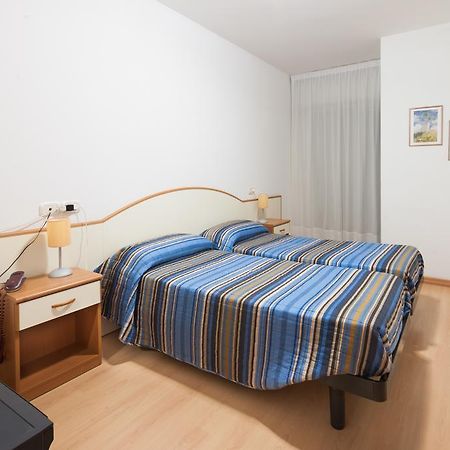 Hotel Garni Losanna Бибионе Екстериор снимка