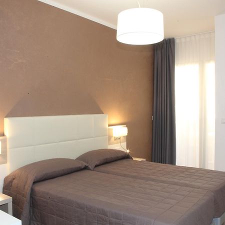 Hotel Garni Losanna Бибионе Екстериор снимка