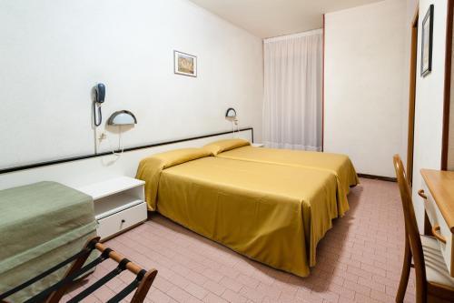 Hotel Garni Losanna Бибионе Екстериор снимка