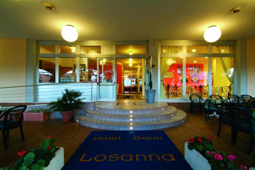 Hotel Garni Losanna Бибионе Екстериор снимка